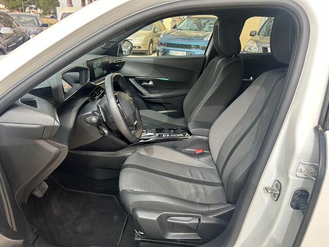 PEUGEOT 2008 ALLURE 1.2 E-THP AUTO SPANISH LHD IN SPAIN 28000 MILES SUPER 2022